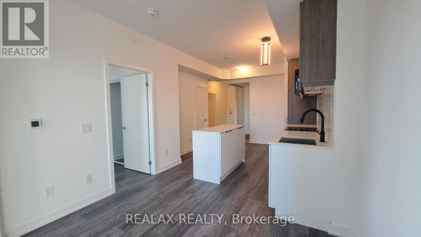 206 - 8888 Yonge Street, Richmond Hill, Ontario  L4C 5V6 - Photo 8 - N12386843