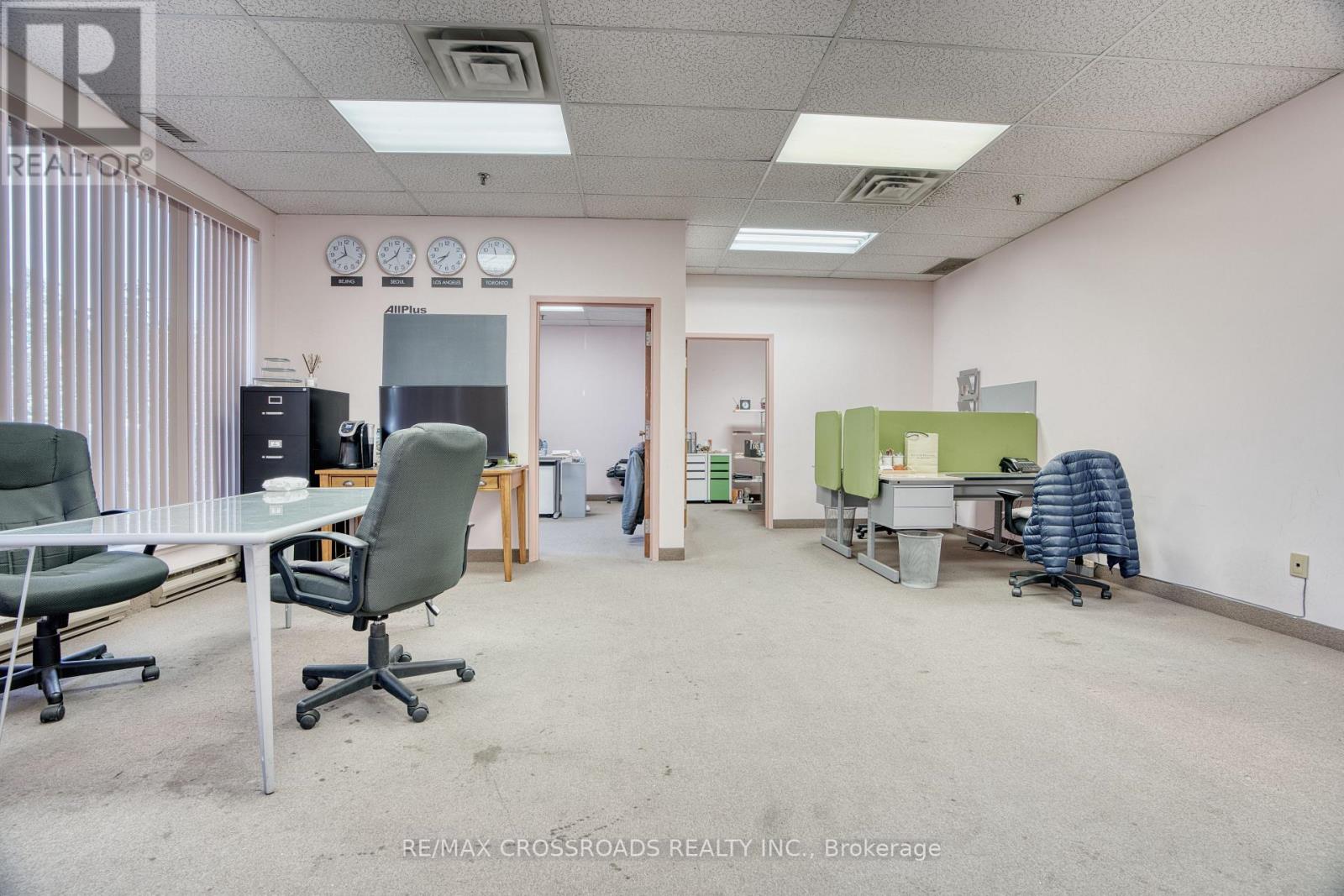 4 - 16 Esna Park Drive, Markham, Ontario  L3R 5X1 - Photo 4 - N12437236