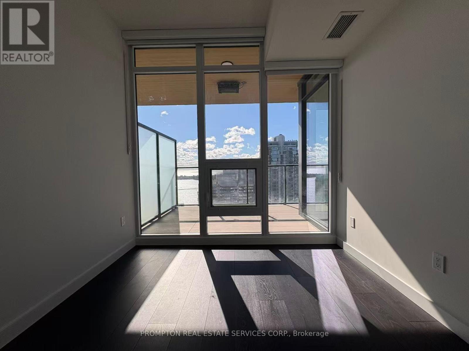 4609 - 1 Concord Cityplace Way, Toronto, Ontario  M5V 0X3 - Photo 3 - C12454795