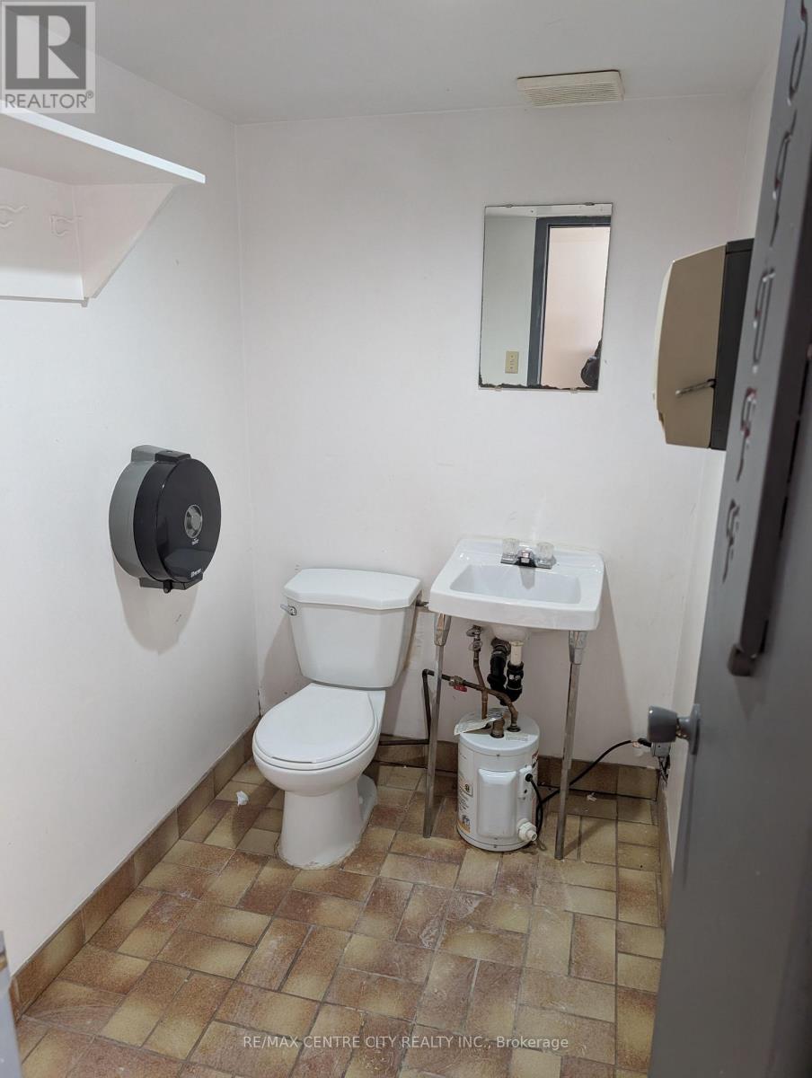 Lower Level - 1544 Dundas Street, London East, Ontario  N5W 3C1 - Photo 8 - X12462972