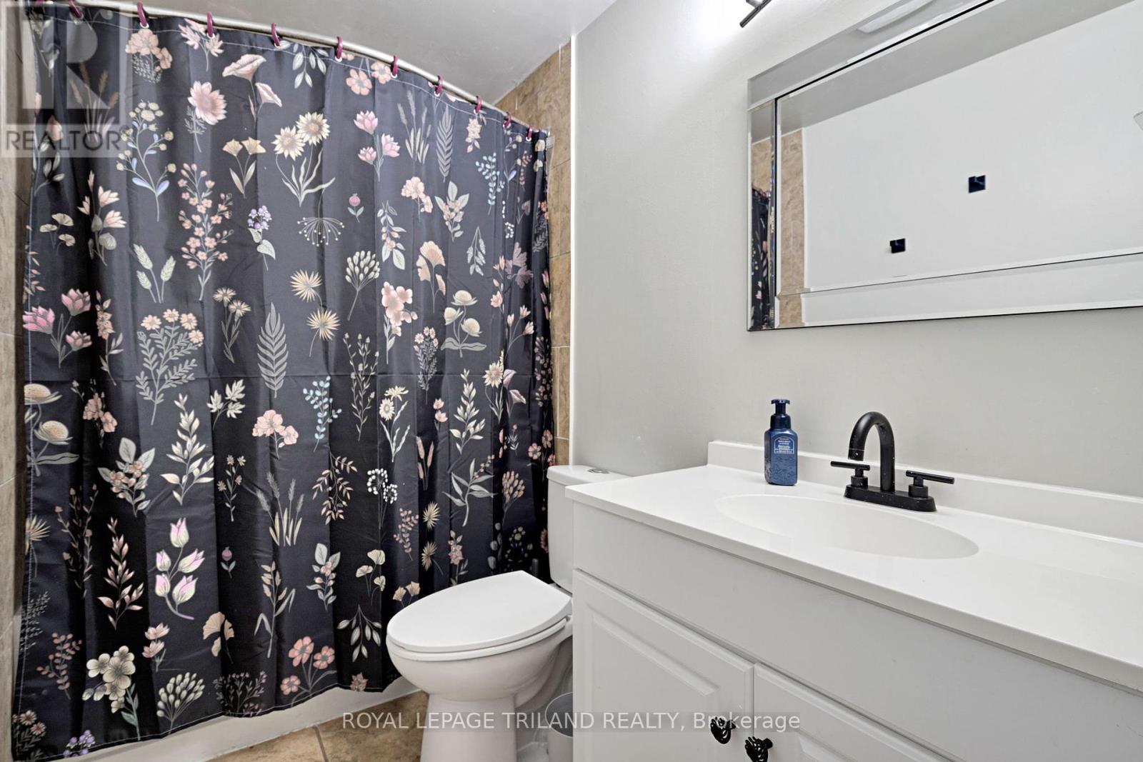 411 Wilkins Street, London South, Ontario  N6C 5B5 - Photo 23 - X12463019