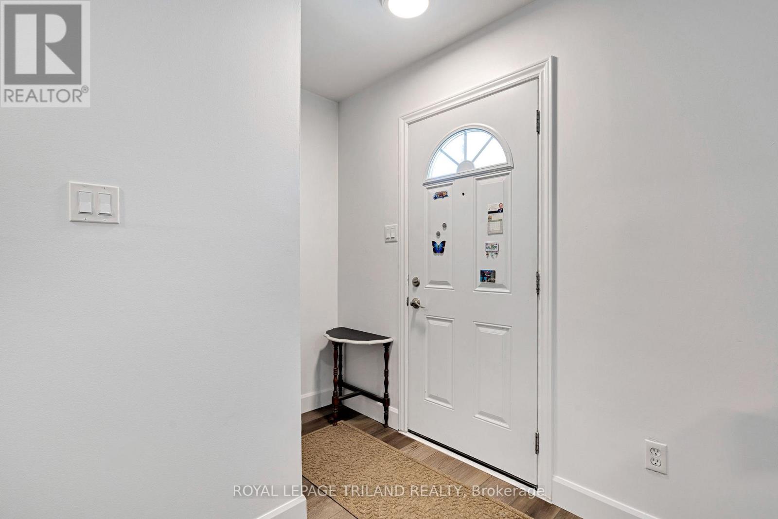 411 Wilkins Street, London South, Ontario  N6C 5B5 - Photo 3 - X12463019