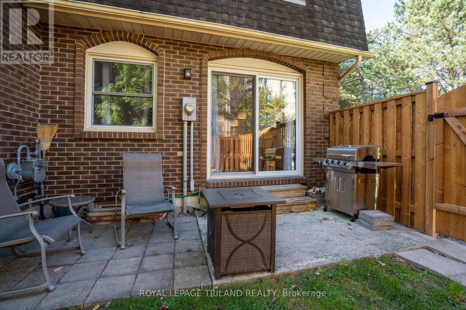 411 Wilkins Street, London South, Ontario  N6C 5B5 - Photo 34 - X12463019