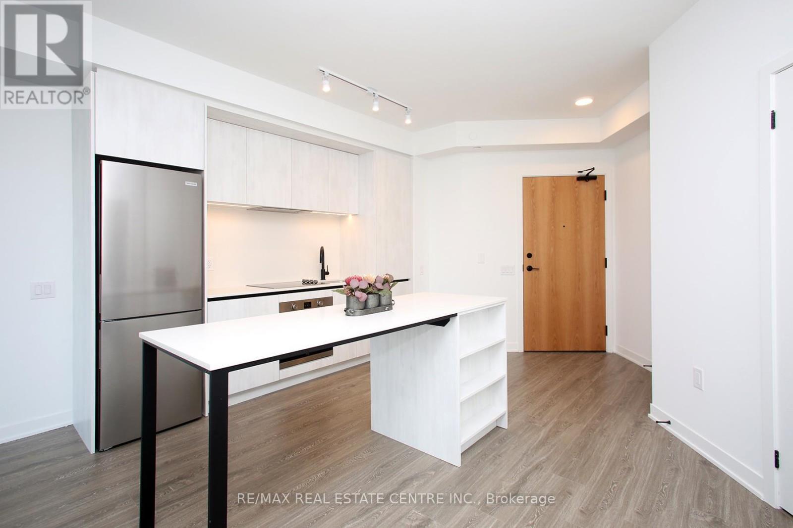 1506 - 2495 Eglinton Avenue W, Mississauga, Ontario  L5M 2V8 - Photo 4 - W12449102