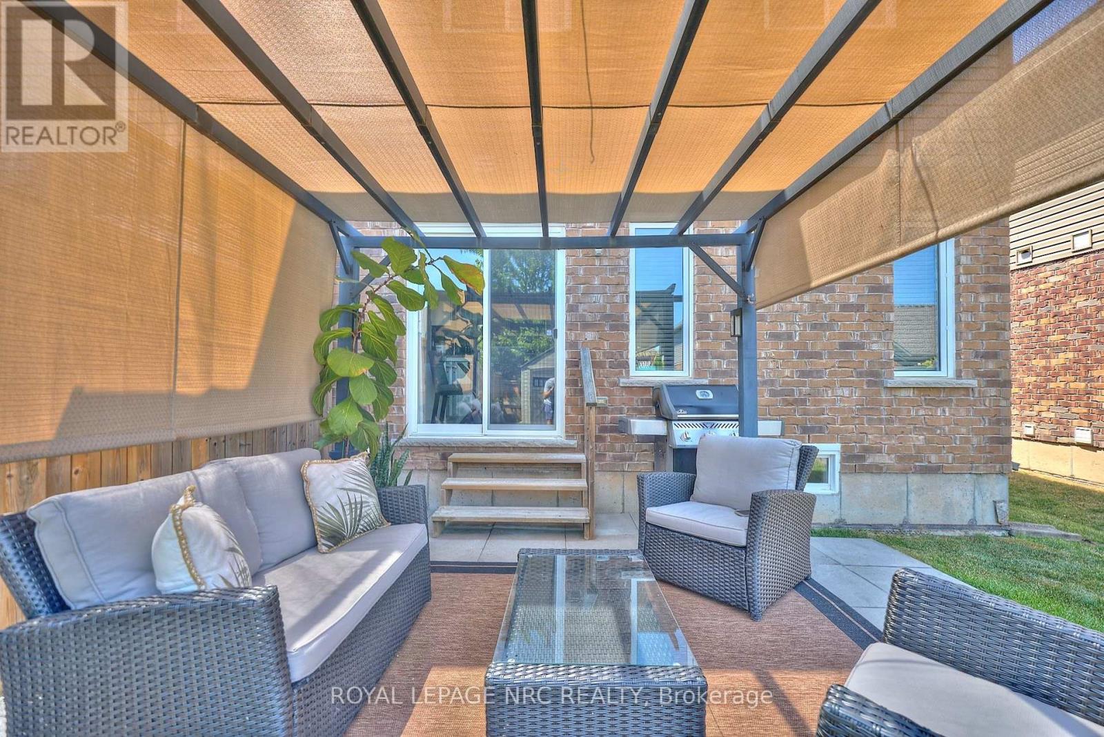 118 Roselawn Crescent, Welland, Ontario  L3C 0C4 - Photo 7 - X12462968