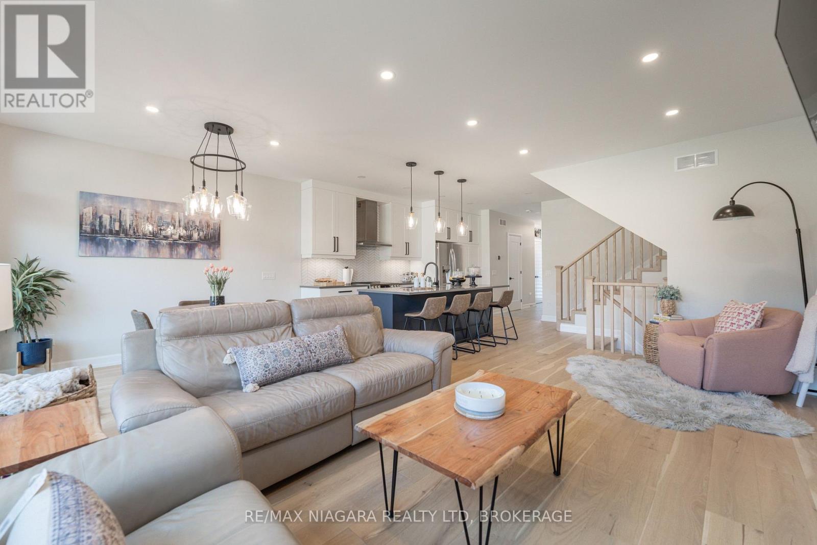 7194 Parsa Street, Niagara Falls (Brown), Ontario  L2H 3T1 - Photo 12 - X12462996