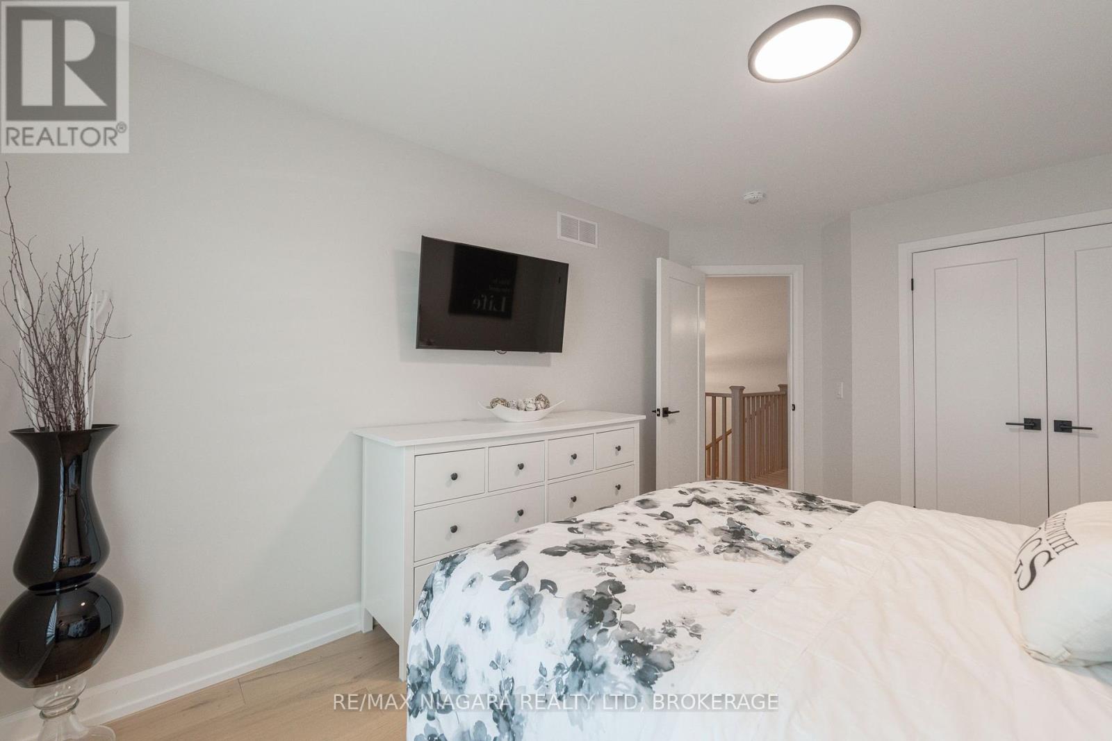 7194 Parsa Street, Niagara Falls (Brown), Ontario  L2H 3T1 - Photo 29 - X12462996