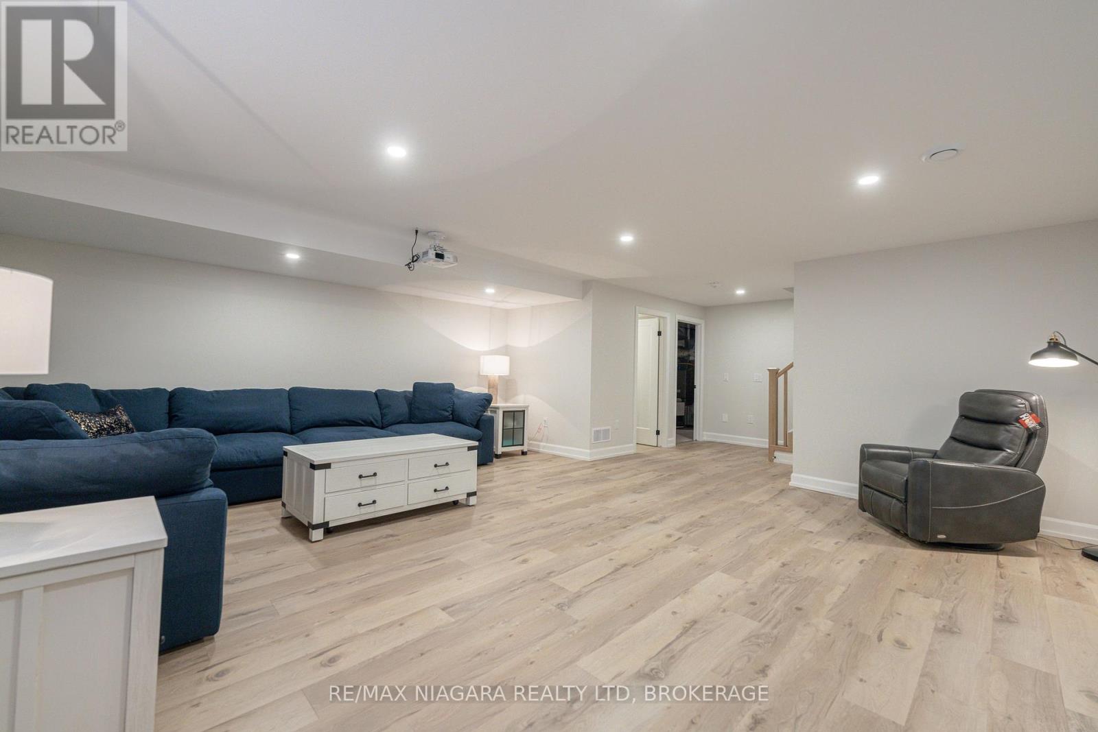 7194 Parsa Street, Niagara Falls (Brown), Ontario  L2H 3T1 - Photo 36 - X12462996