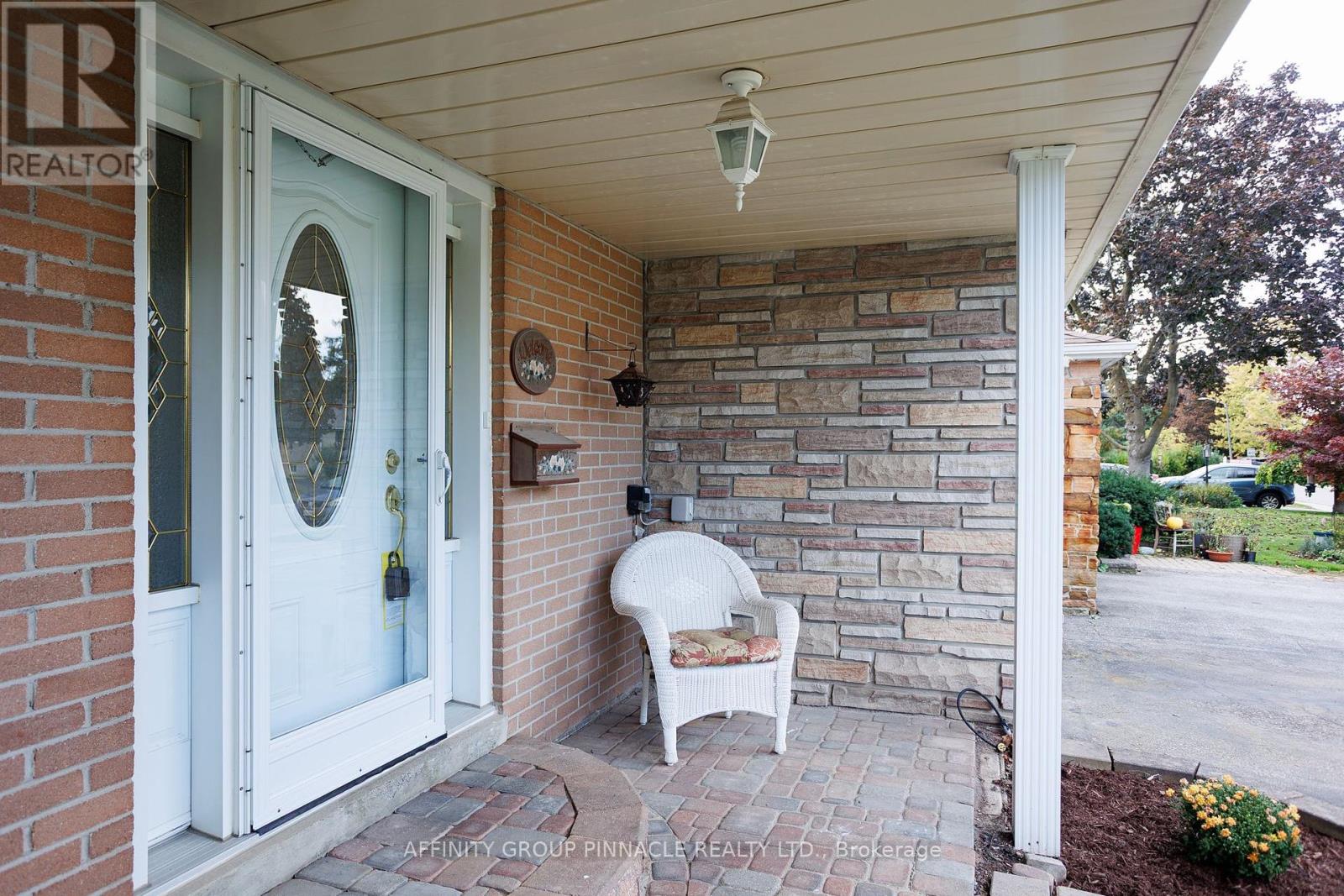 504 Elm Road, Whitchurch-Stouffville, Ontario  L4A 2S1 - Photo 4 - N12463063