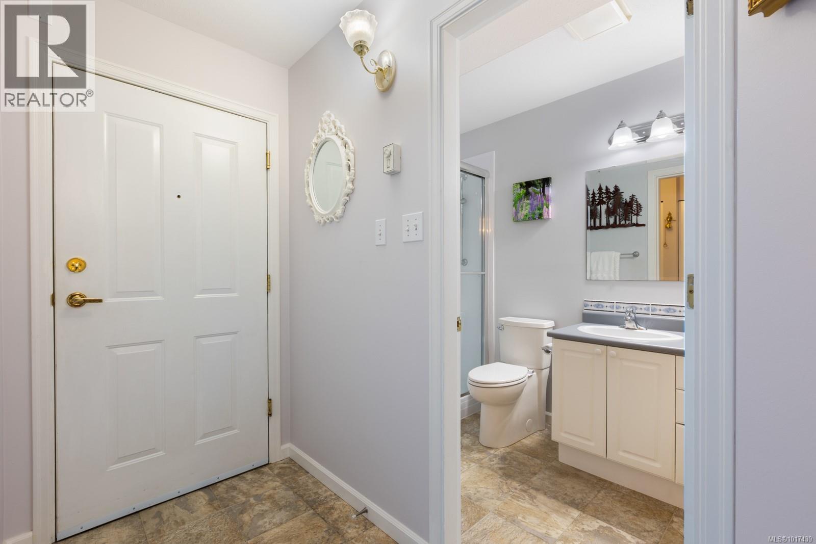 206 1970 Comox Ave, Comox, British Columbia  V9M 3M7 - Photo 17 - 1017439