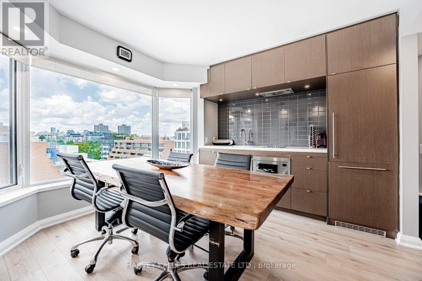 819 - 155 Yorkville Avenue, Toronto, Ontario  M5R 1C4 - Photo 10 - C12462805