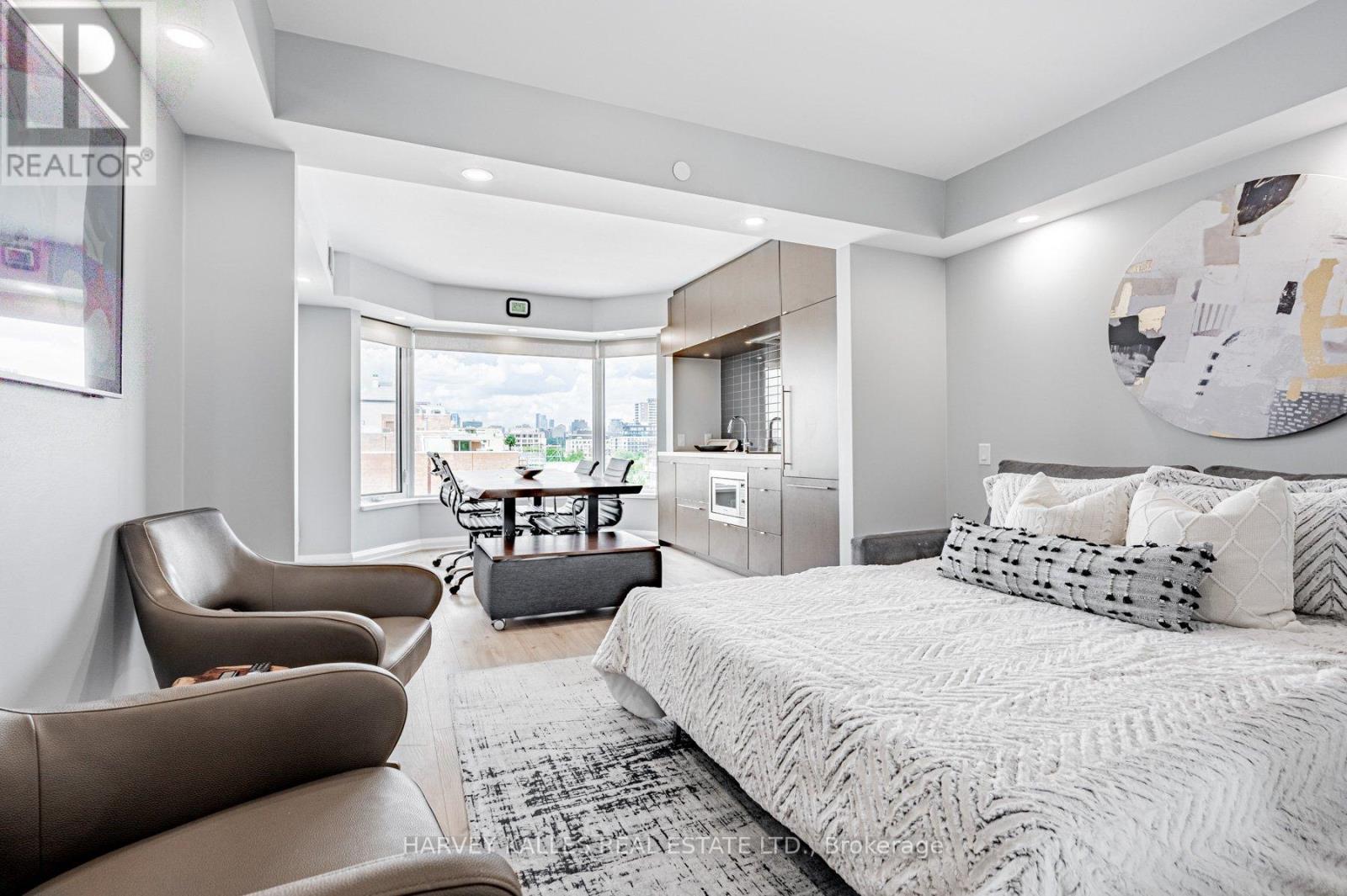 819 - 155 Yorkville Avenue, Toronto, Ontario  M5R 1C4 - Photo 12 - C12462805