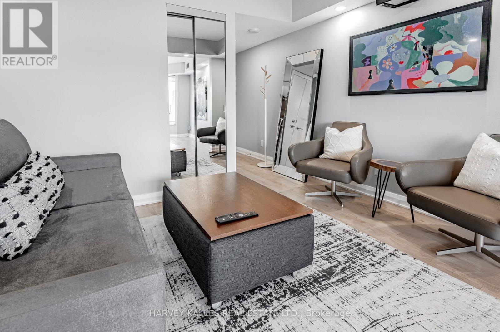 819 - 155 Yorkville Avenue, Toronto, Ontario  M5R 1C4 - Photo 18 - C12462805