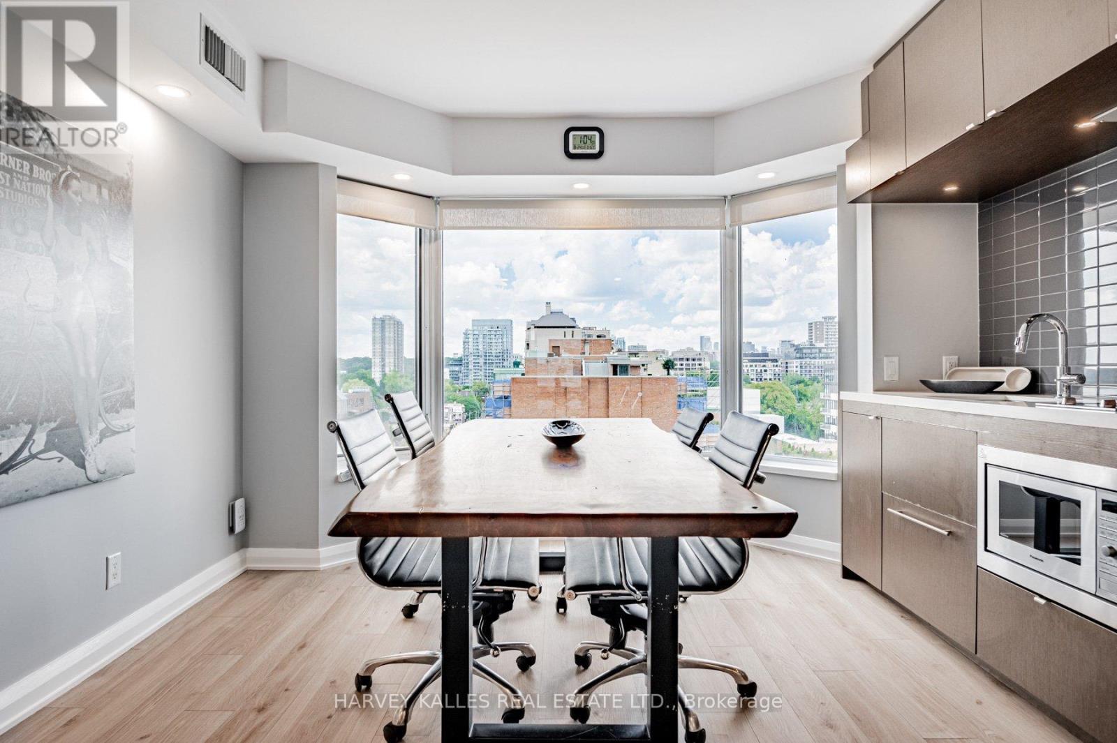 819 - 155 Yorkville Avenue, Toronto, Ontario  M5R 1C4 - Photo 6 - C12462805