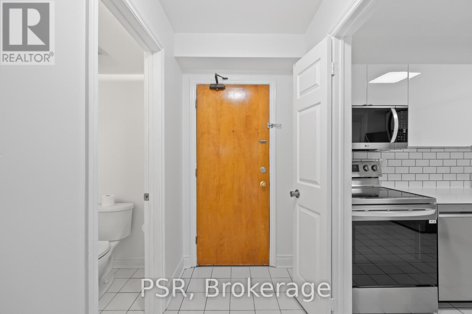 6 - 3314 Yonge Street, Toronto, Ontario  M4N 2M4 - Photo 2 - C12462806