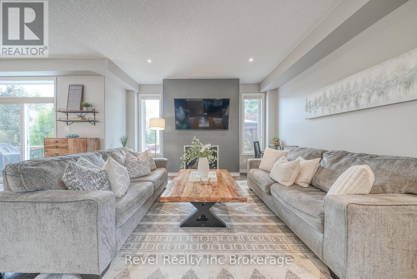 2 Brookfield Court, Ingersoll, Ontario  N5C 0C4 - Photo 2 - X12462886