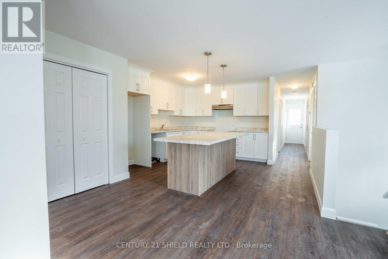 301 Kooiman Avenue, Cornwall, Ontario  K6J 0C4 - Photo 4 - X12463010