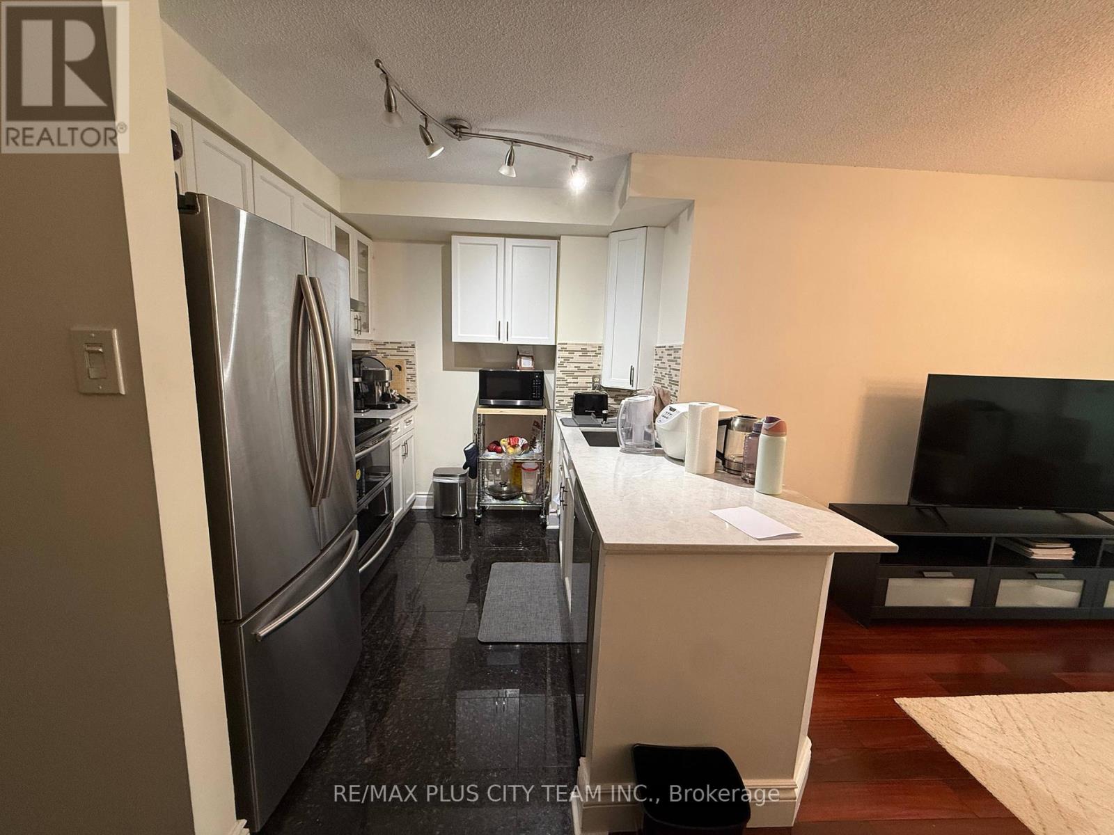 1807 - 10 Queens Quay W, Toronto, Ontario  M5J 2R9 - Photo 12 - C12457214