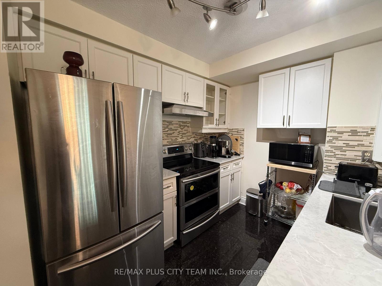 1807 - 10 Queens Quay W, Toronto, Ontario  M5J 2R9 - Photo 11 - C12457214