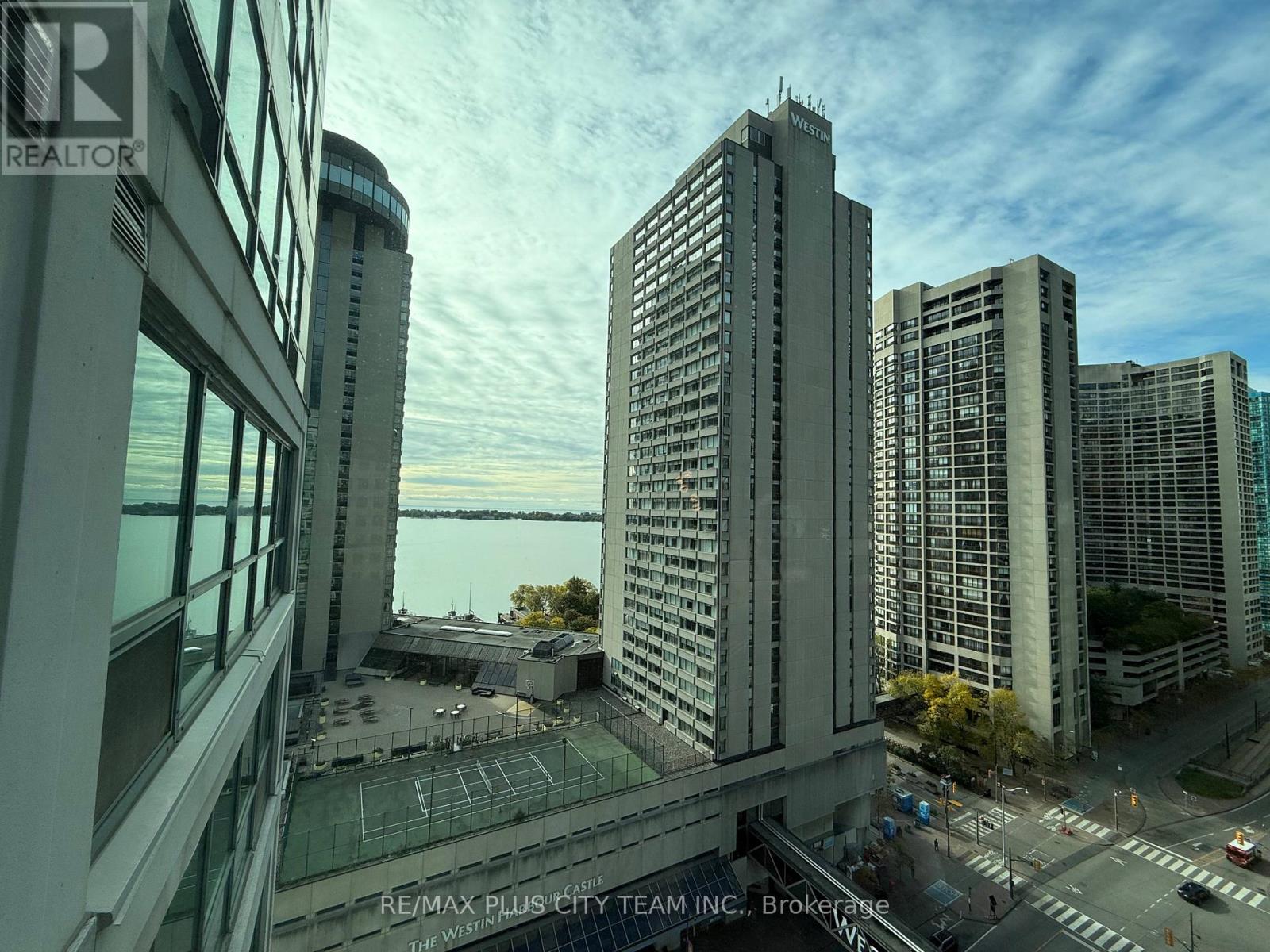 1807 - 10 Queens Quay W, Toronto, Ontario  M5J 2R9 - Photo 19 - C12457214