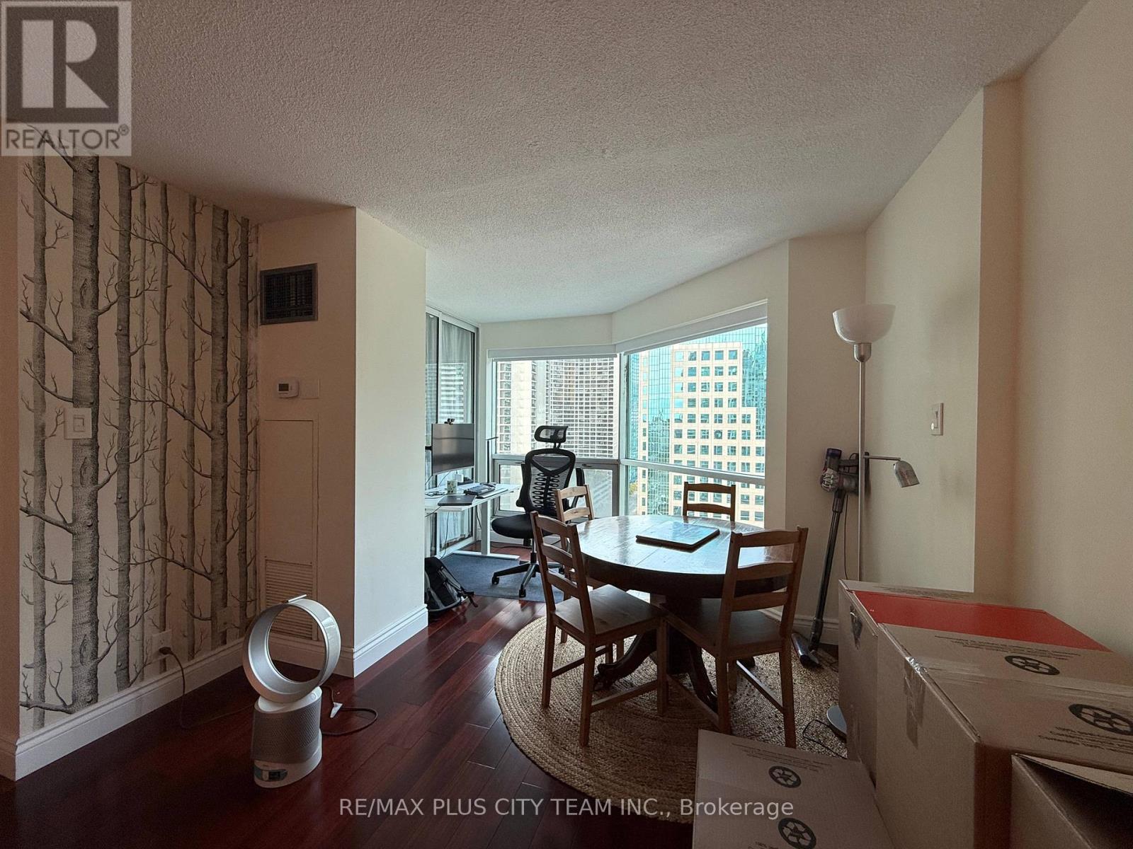 1807 - 10 Queens Quay W, Toronto, Ontario  M5J 2R9 - Photo 4 - C12457214
