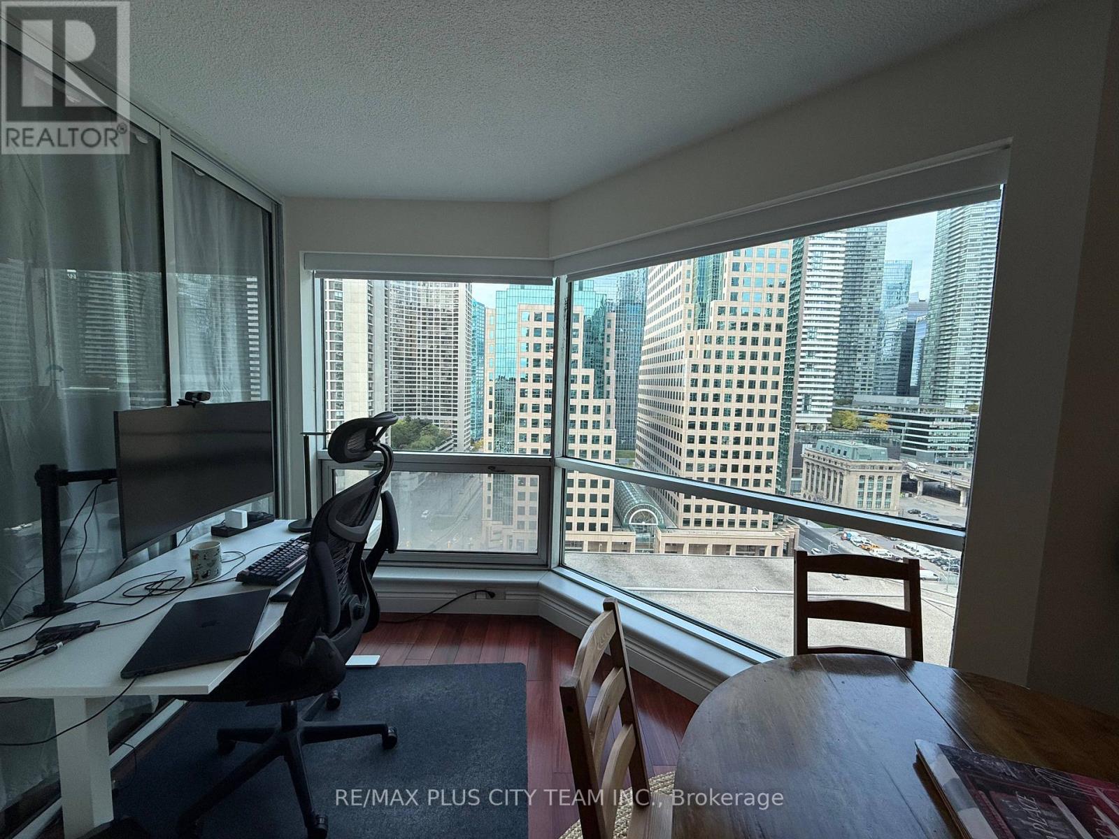 1807 - 10 Queens Quay W, Toronto, Ontario  M5J 2R9 - Photo 7 - C12457214