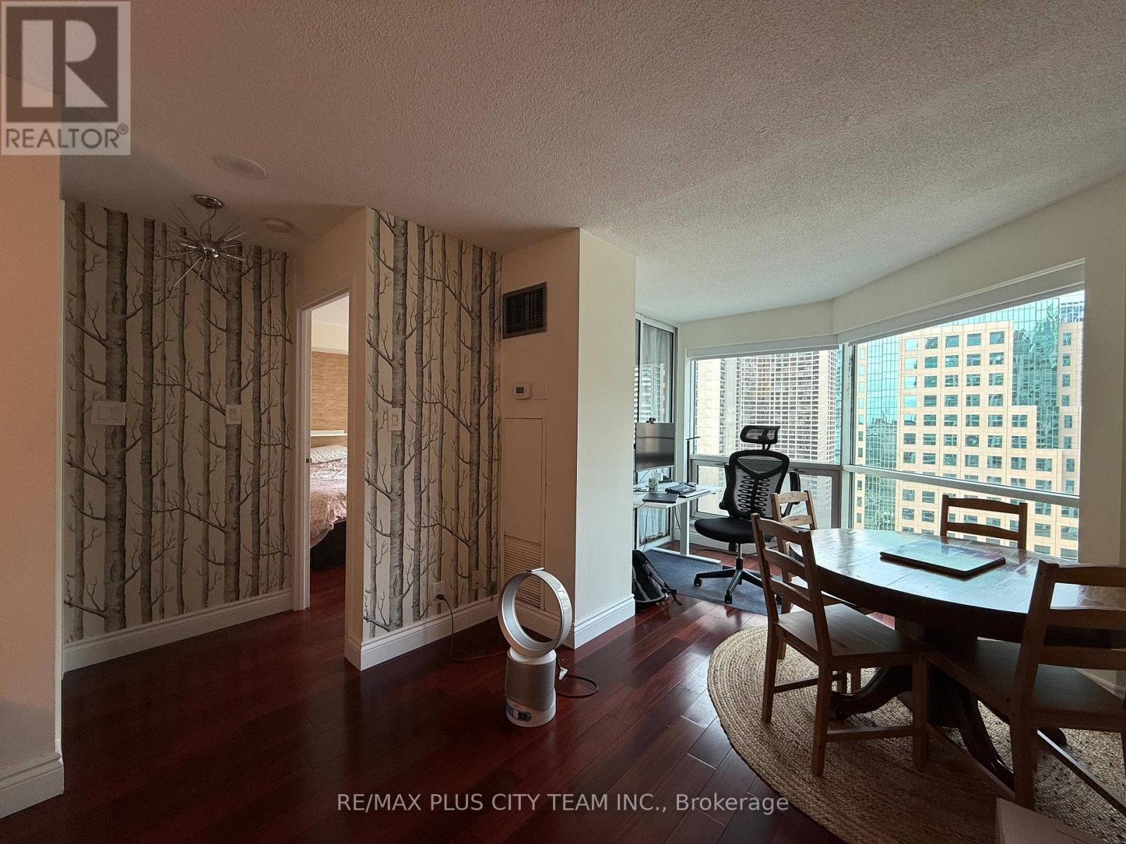 1807 - 10 Queens Quay W, Toronto, Ontario  M5J 2R9 - Photo 5 - C12457214