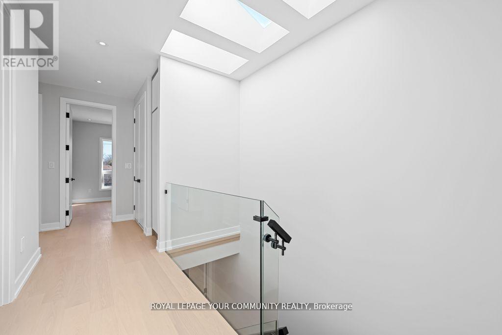 266 Westlake Avenue, Toronto, Ontario  M4C 4T6 - Photo 15 - E12462801