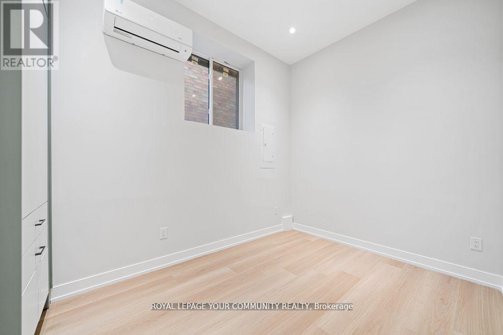 266 Westlake Avenue, Toronto, Ontario  M4C 4T6 - Photo 32 - E12462801
