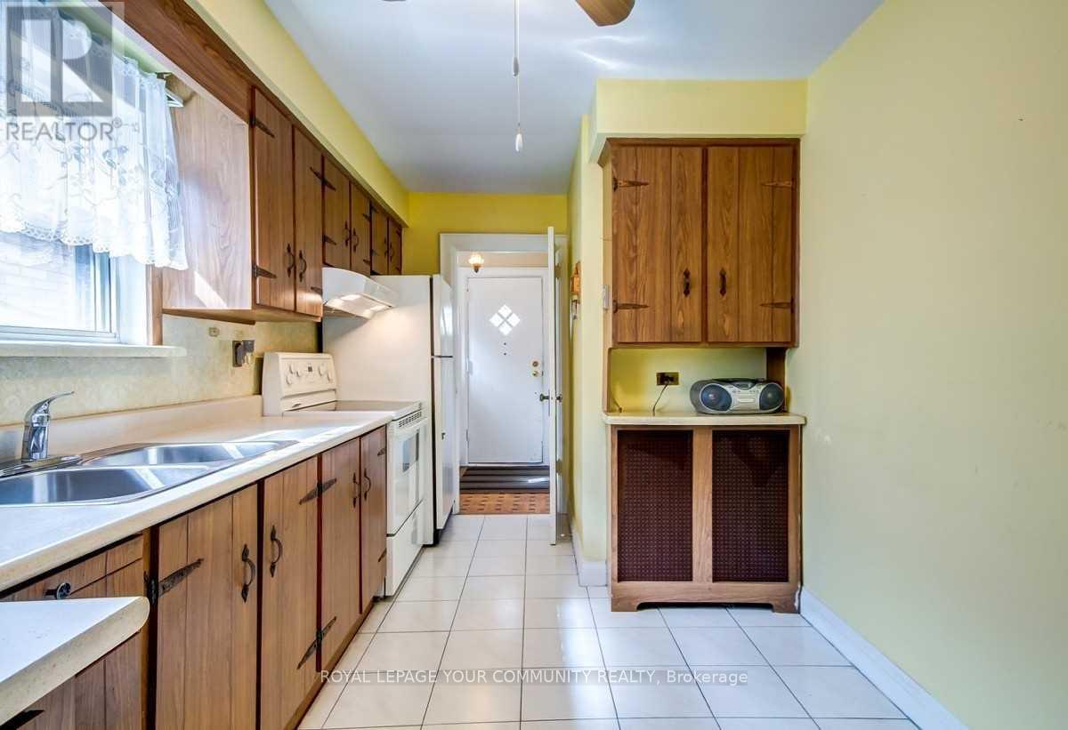 203 Woodycrest Avenue, Toronto, Ontario  M4J 3C4 - Photo 8 - E12462846
