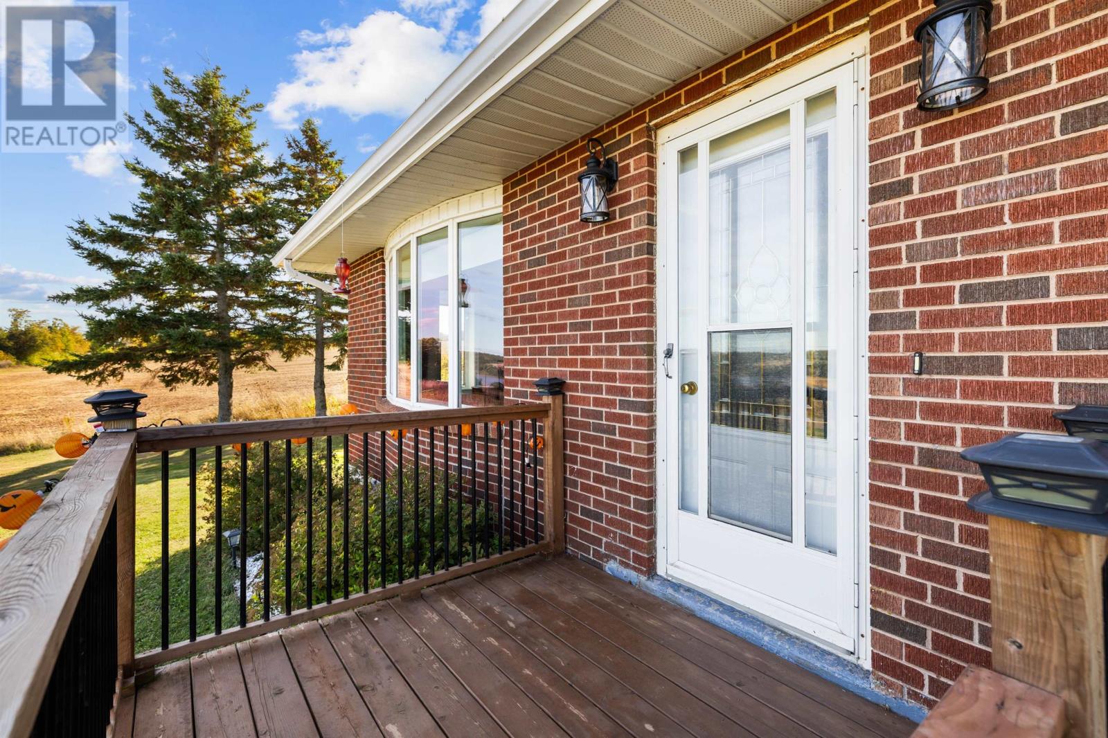 2389 Mackinnion Point Road, Pisquid, Prince Edward Island  C0A 1T0 - Photo 2 - 202525856