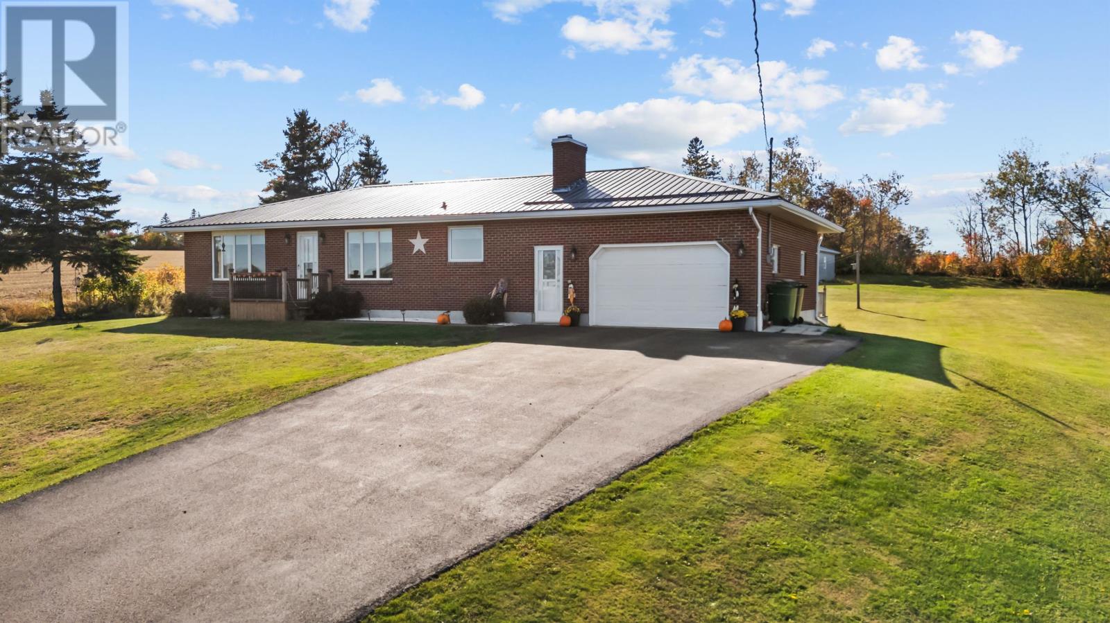 2389 Mackinnion Point Road, Pisquid, Prince Edward Island  C0A 1T0 - Photo 37 - 202525856