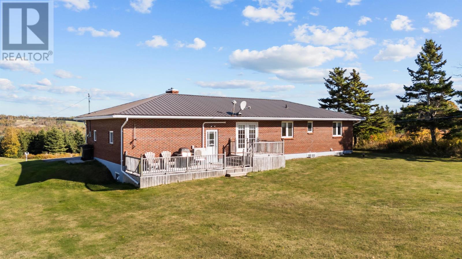 2389 Mackinnion Point Road, Pisquid, Prince Edward Island  C0A 1T0 - Photo 39 - 202525856