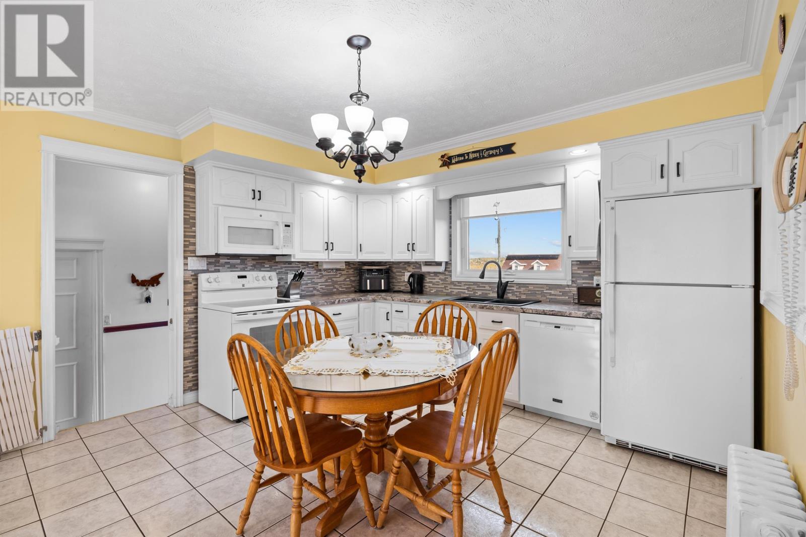 2389 Mackinnion Point Road, Pisquid, Prince Edward Island  C0A 1T0 - Photo 9 - 202525856