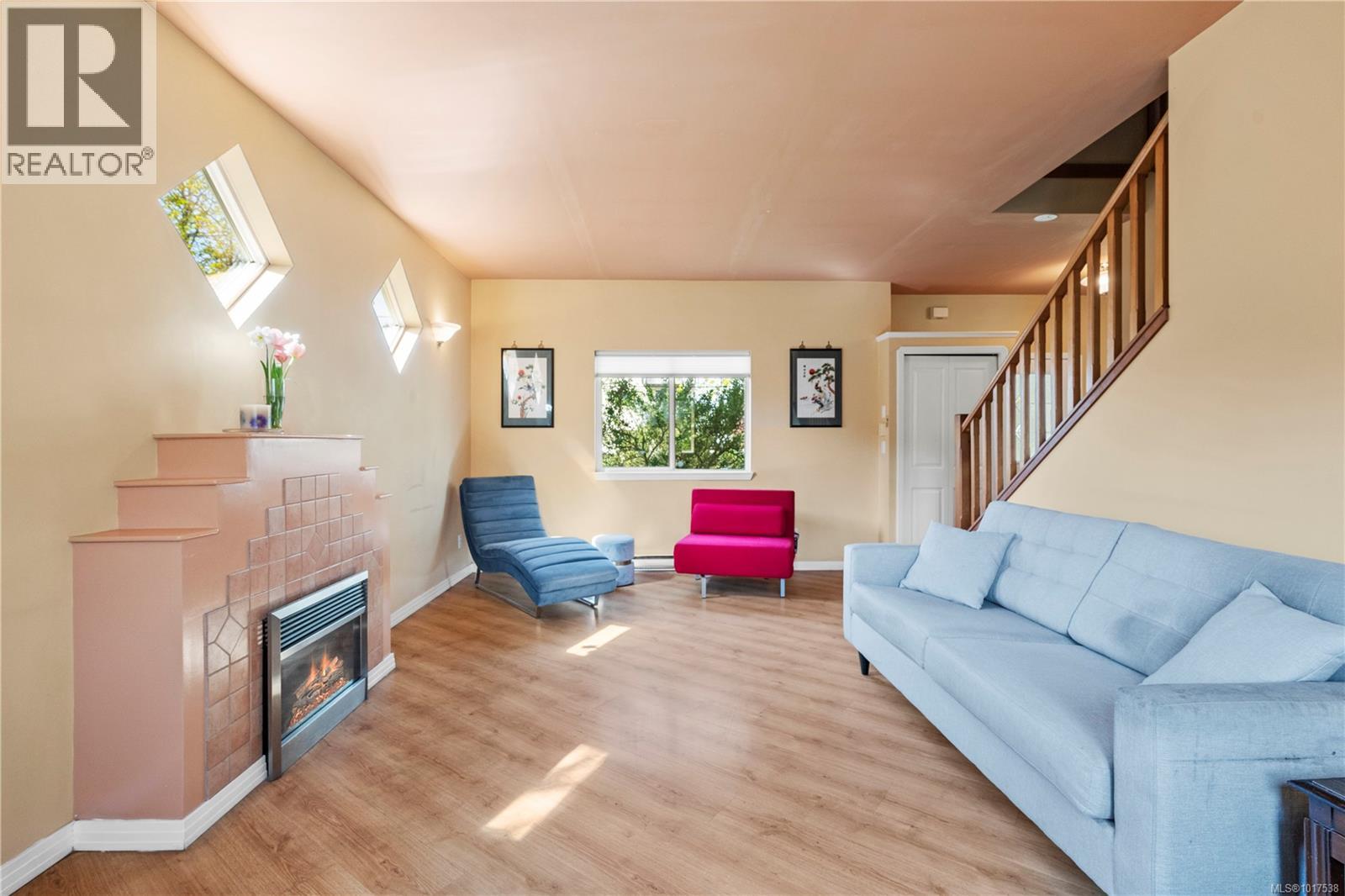 2901 Harriet Rd, Victoria, British Columbia  V8T 4N4 - Photo 15 - 1017538