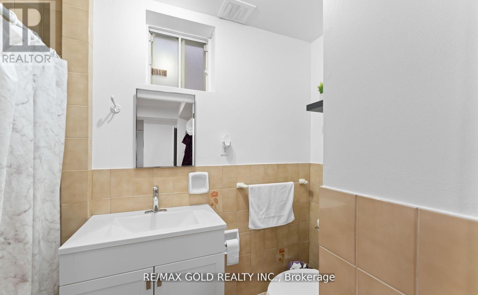 Bsmt - 20 Garden Avenue, Richmond Hill, Ontario  L4C 6L9 - Photo 8 - N12372215
