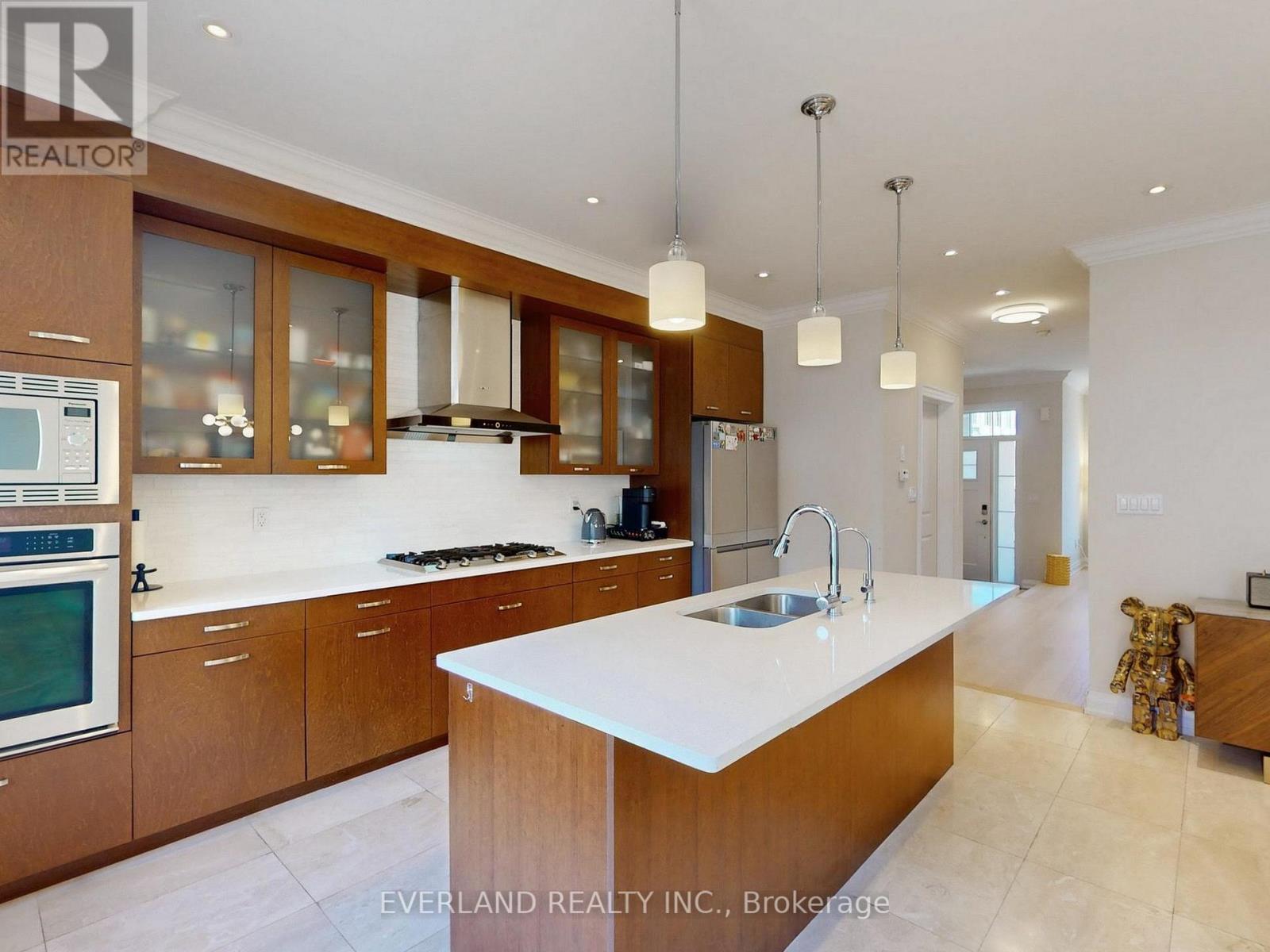 5 Point Pelee Lane, Richmond Hill, Ontario  L4S 0G4 - Photo 8 - N12462790
