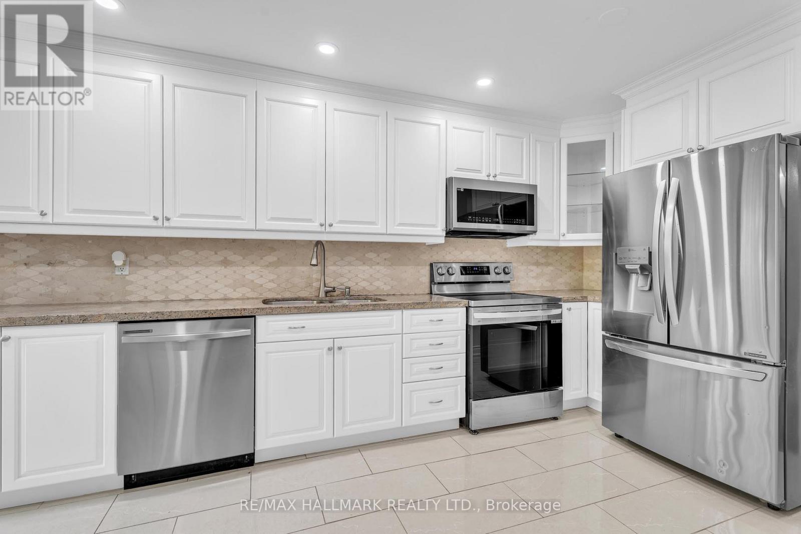 48 Bingham Street, Richmond Hill, Ontario  L4C 9R2 - Photo 18 - N12462836