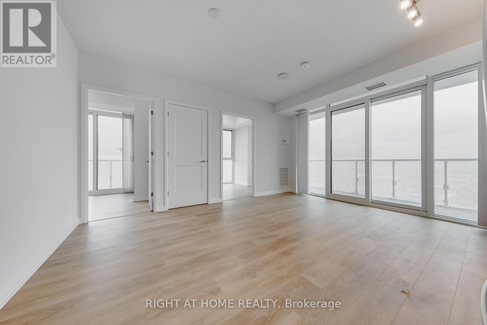 2513 - 7895 Jane St Street, Vaughan, Ontario  L4K 2M7 - Photo 2 - N12462852