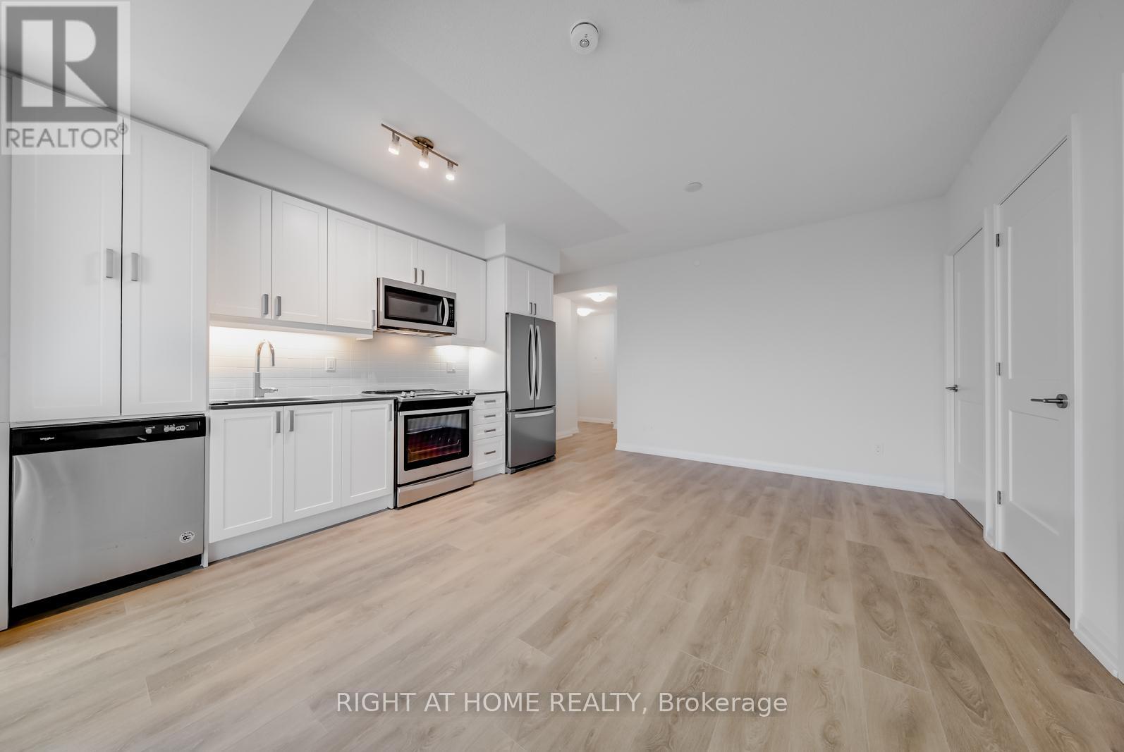 2513 - 7895 Jane St Street, Vaughan, Ontario  L4K 2M7 - Photo 3 - N12462852