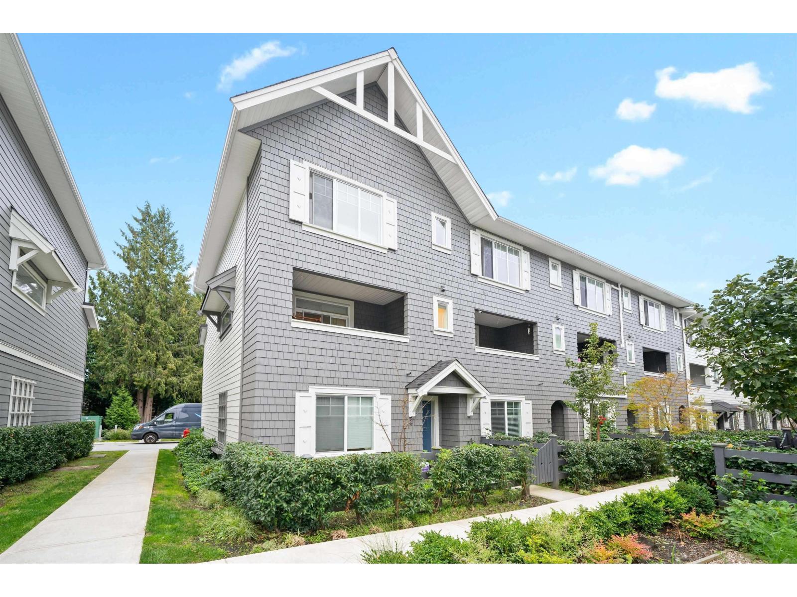 104 15850 85 AVENUE, surrey, British Columbia