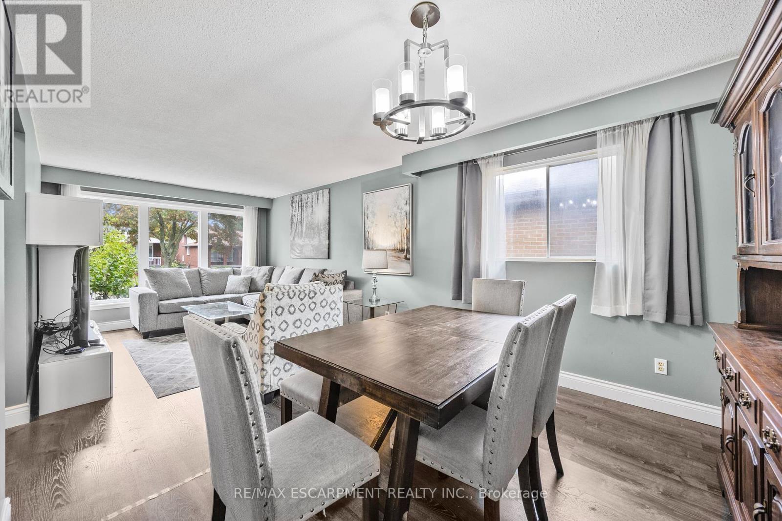 1196 Dowland Crescent, Burlington, Ontario  L7T 4C9 - Photo 10 - W12427132