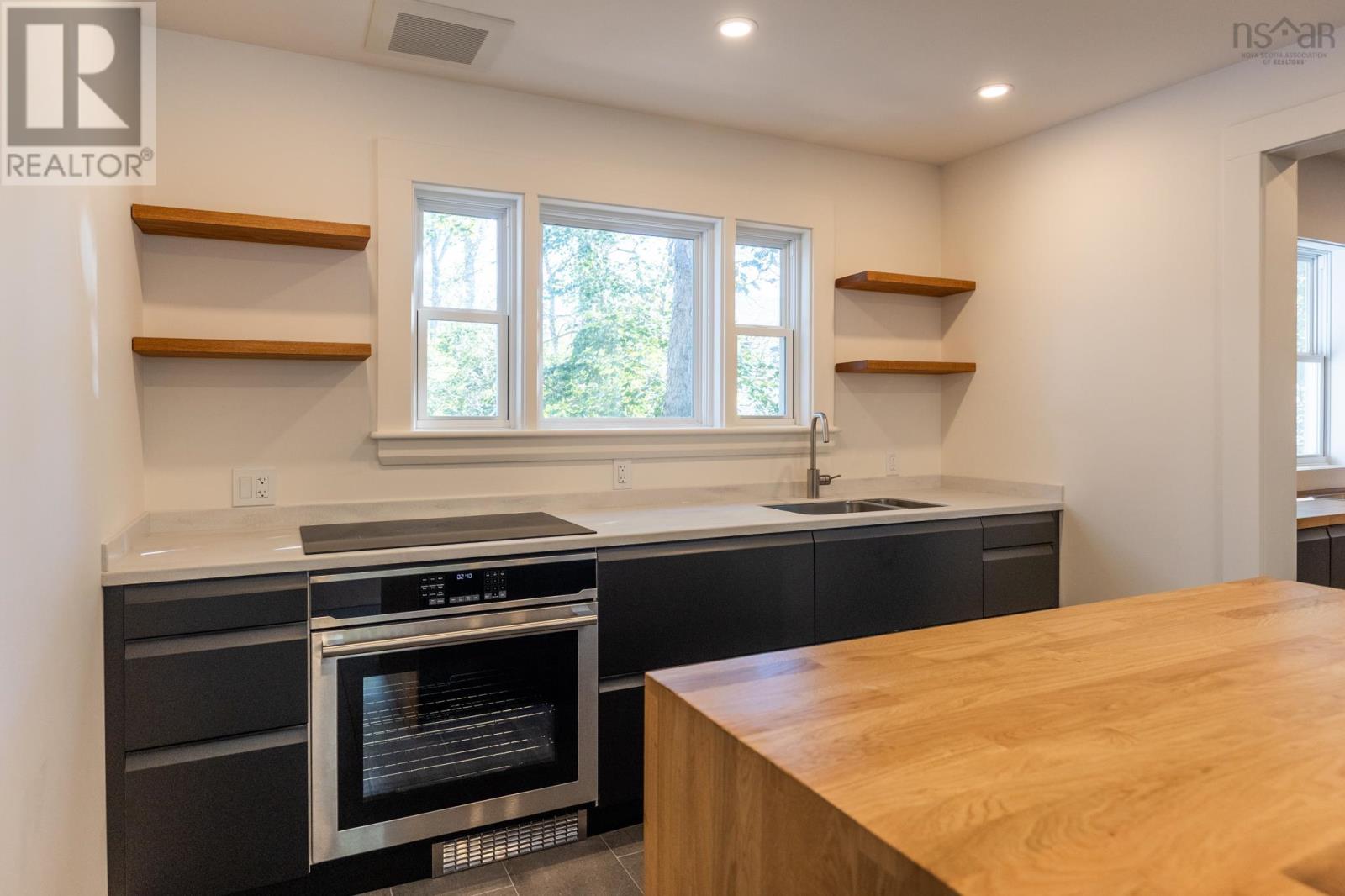 19 Cumberland Street, Yarmouth, Nova Scotia  B5A 5K4 - Photo 9 - 202525355