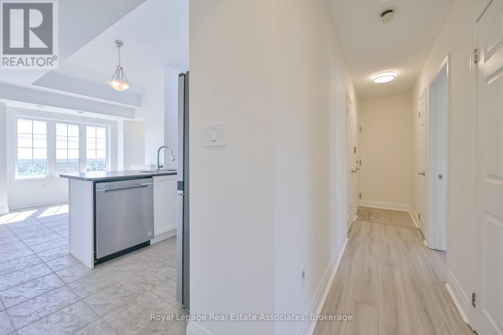 3 - 575 Dundas Street, Mississauga, Ontario  L5B 0B2 - Photo 19 - W12462797