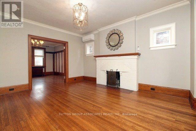 Main - 36 Glenholme Avenue, Toronto, Ontario  M6H 3A9 - Photo 11 - W12462824