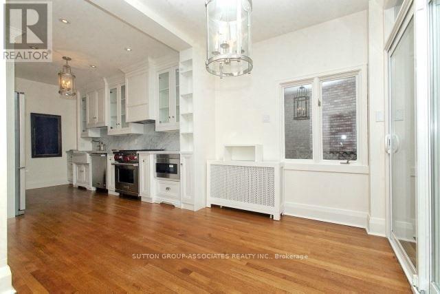 Main - 36 Glenholme Avenue, Toronto, Ontario  M6H 3A9 - Photo 5 - W12462824