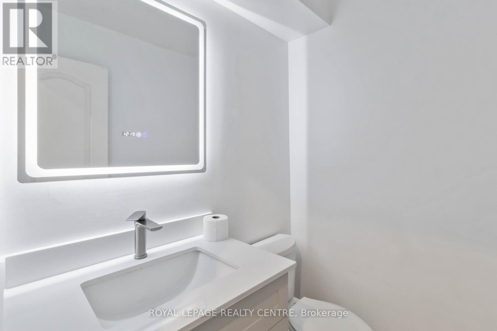 4272 Tea Garden Circle, Mississauga, Ontario  L5B 2W8 - Photo 10 - W12462853