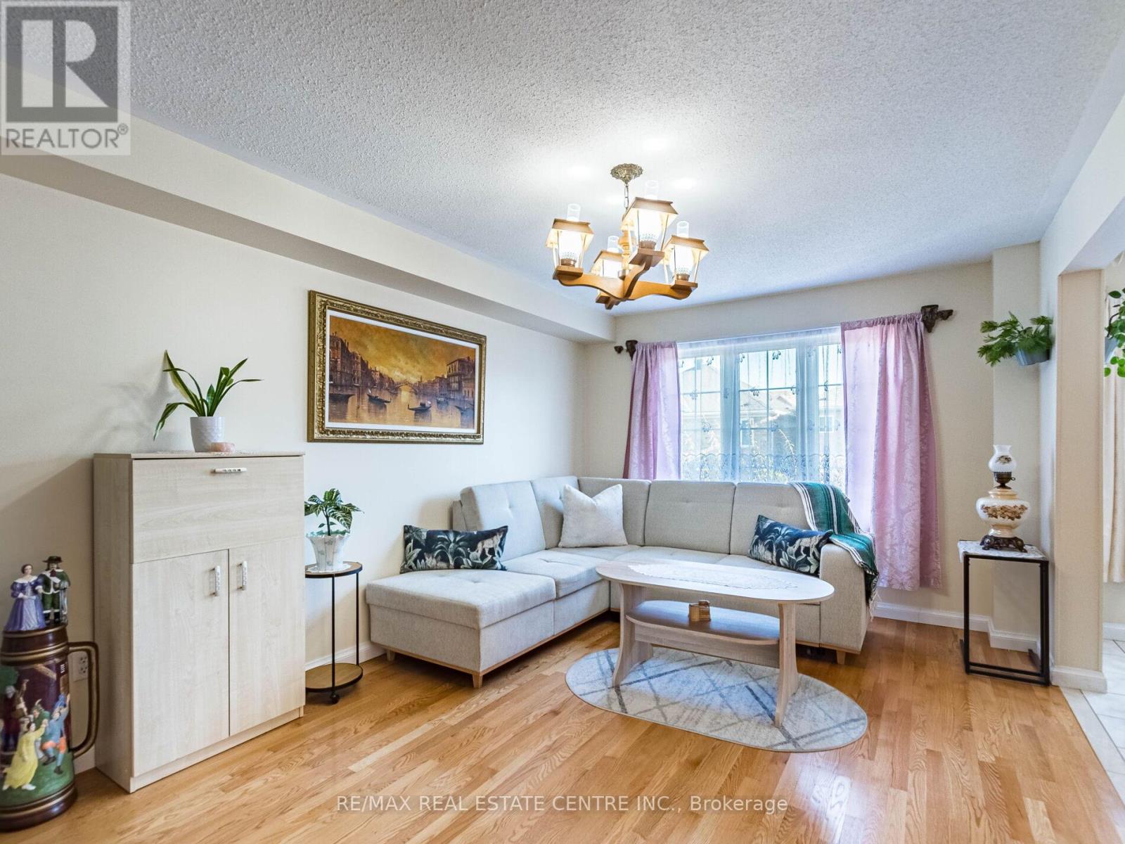 1240 Chapman Crescent, Milton, Ontario  L9T 6G3 - Photo 11 - W12462867