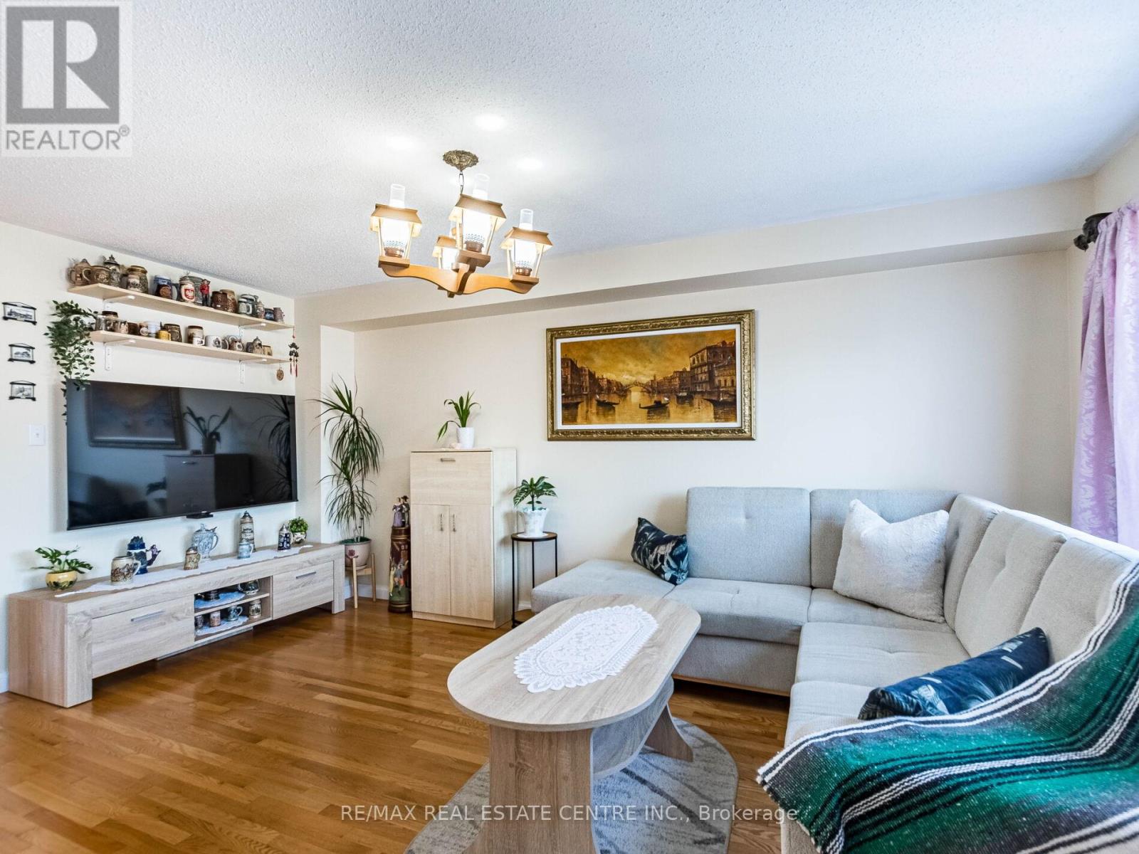 1240 Chapman Crescent, Milton, Ontario  L9T 6G3 - Photo 12 - W12462867