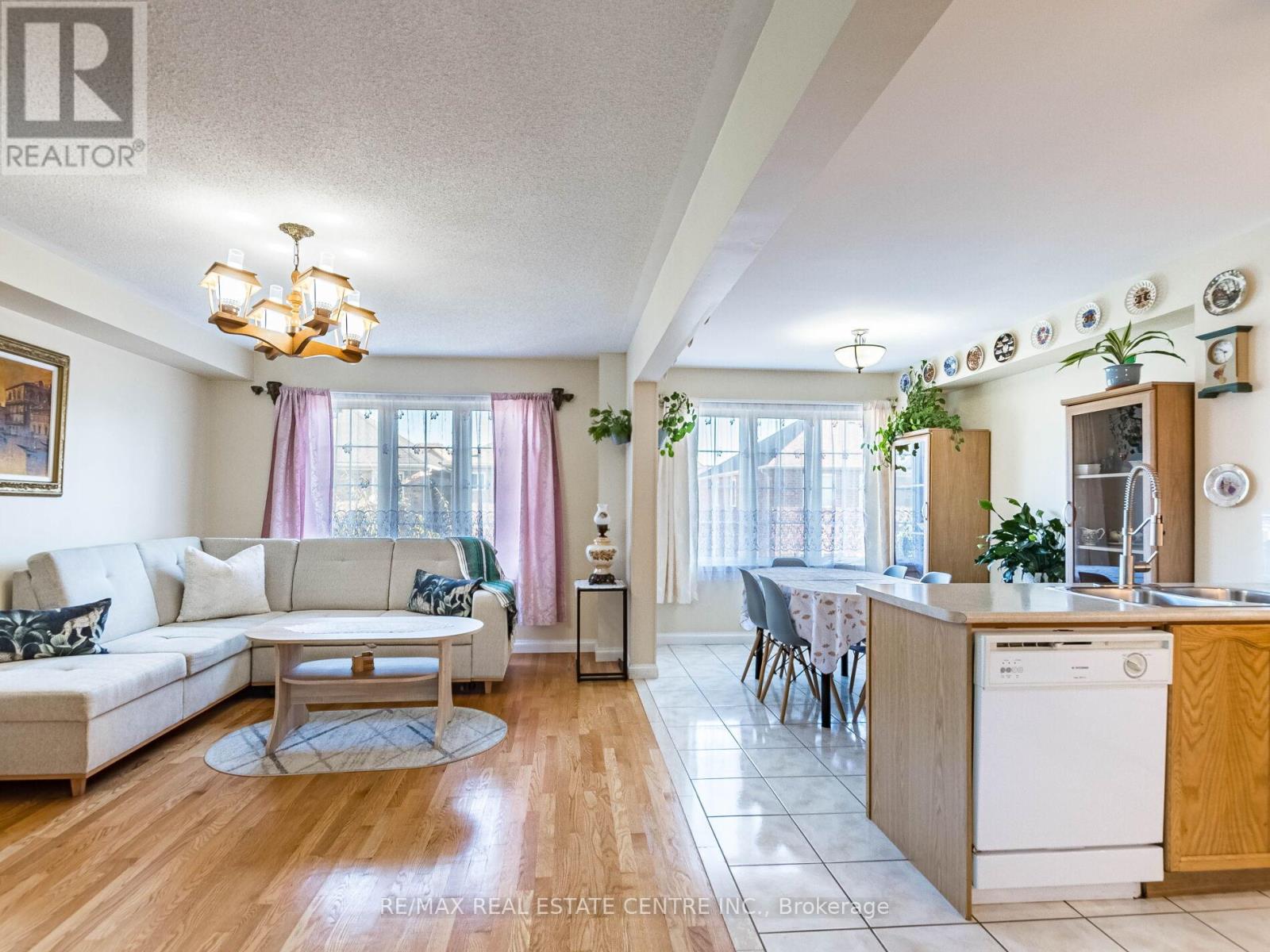 1240 Chapman Crescent, Milton, Ontario  L9T 6G3 - Photo 14 - W12462867